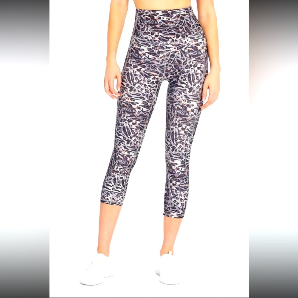 BNWT Marika Athena leopard mid calf capri leggings Sz XL